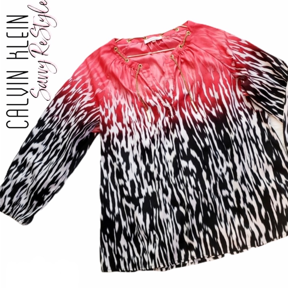 Calvin Klein Ombre Top w/Chain Necklace | Size M